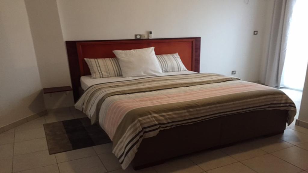 Le Buffle Noir Appart D'Hotes Douala Exteriör bild