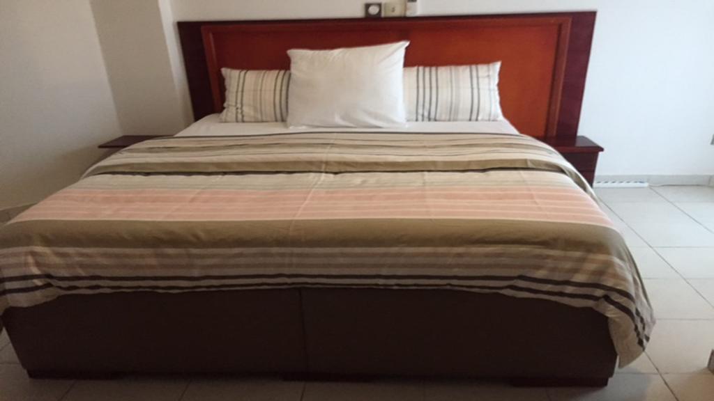 Le Buffle Noir Appart D'Hotes Douala Exteriör bild