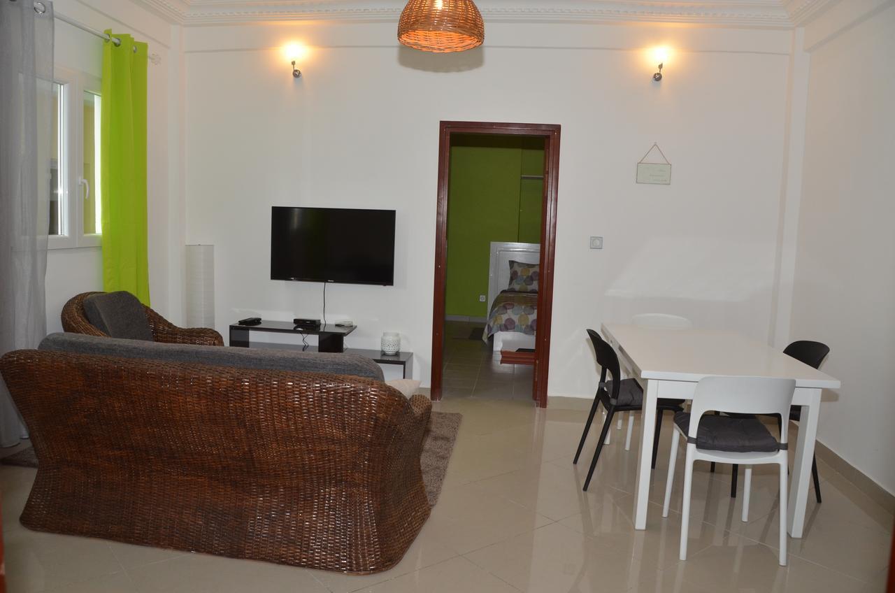 Le Buffle Noir Appart D'Hotes Douala Exteriör bild
